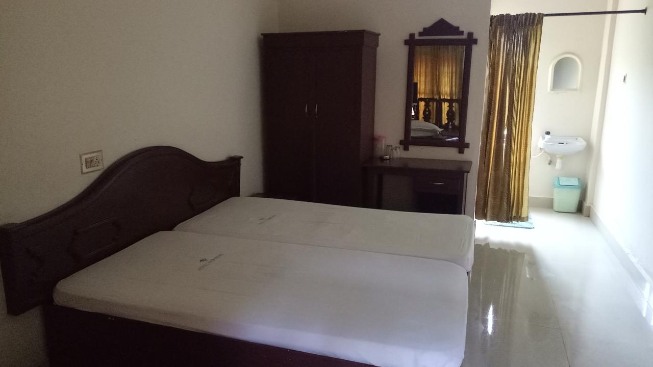 Hotel Nuhman Kondotty Exterior foto