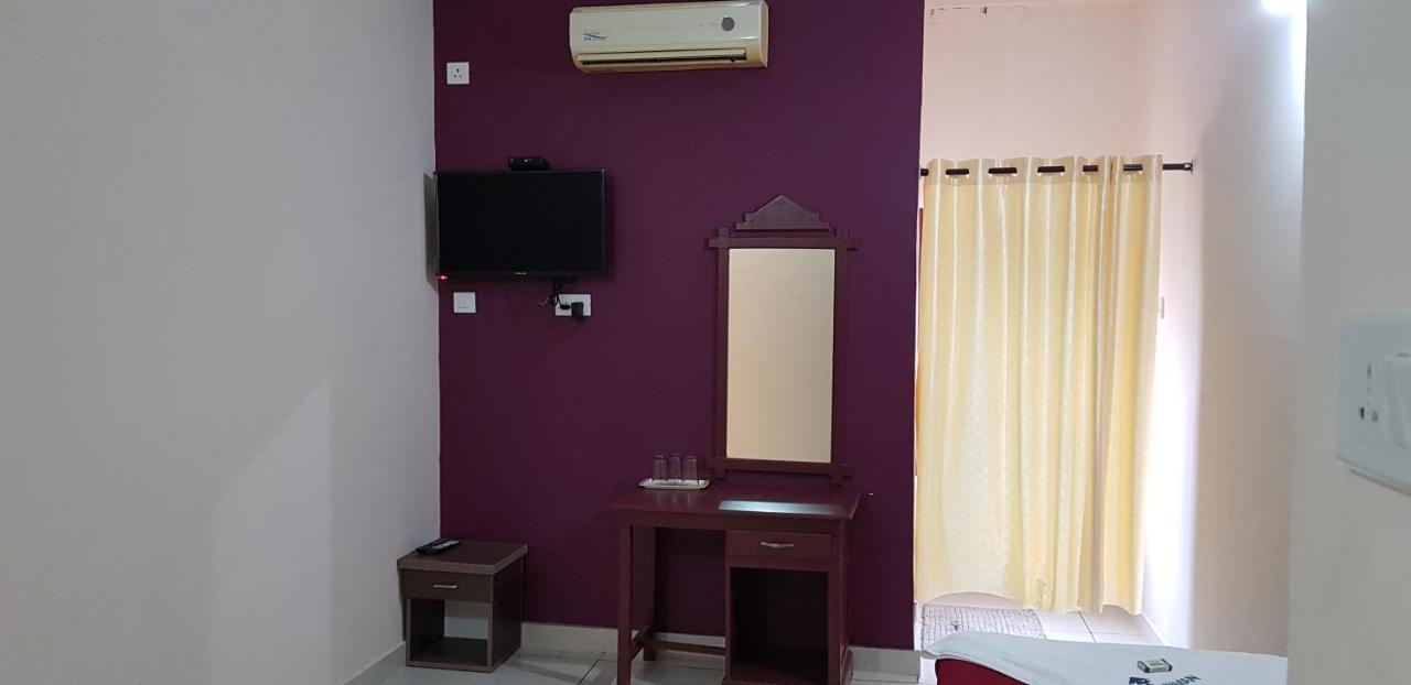 Hotel Nuhman Kondotty Exterior foto